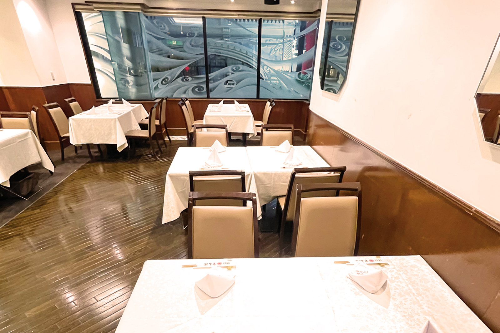 富泰楼 2F　レストランフロア、個室
